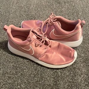 Pink Nike’s